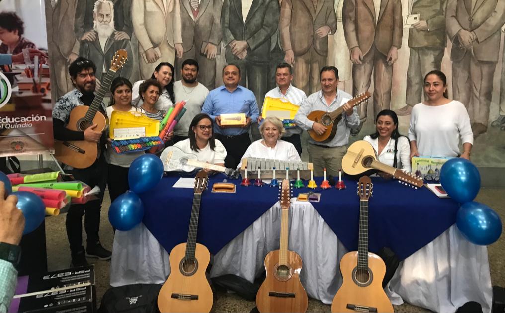LOS NIÑOS DE 6 INSTITUCIONES EDUCATIVAS RECIBEN INSTRUMENTOS MUSICALES DE PARTE DEL GOBIERNO DEPARTAMENTAL